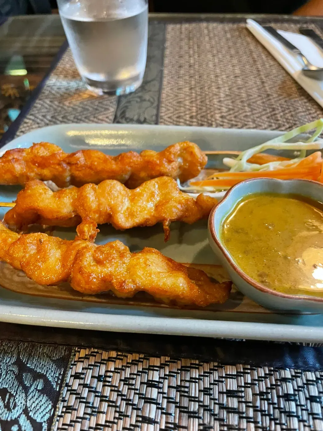 Gai Satay med peanøttsaus